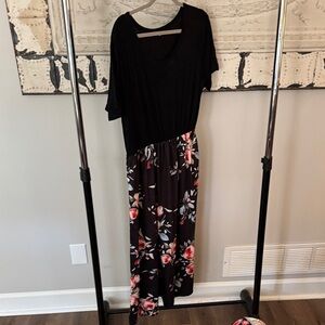 Chic Black and Floral Maxi Dress